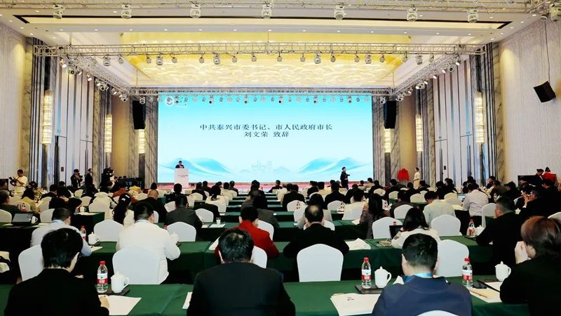 进口涂料树脂的价格主要由以下几部分构成：